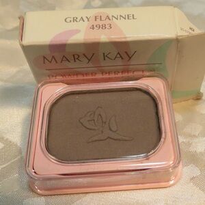 Mary Kay Powder Perfect Eyeshadow - Gray Flannel